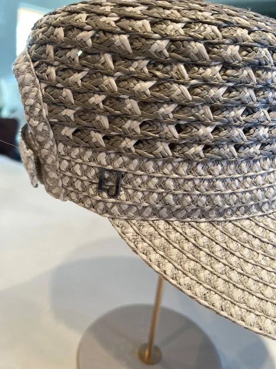 Eric Javits Squishee Adjustable Back "Army Girl" Hat / Cap in Gray White - Picture 3 of 14